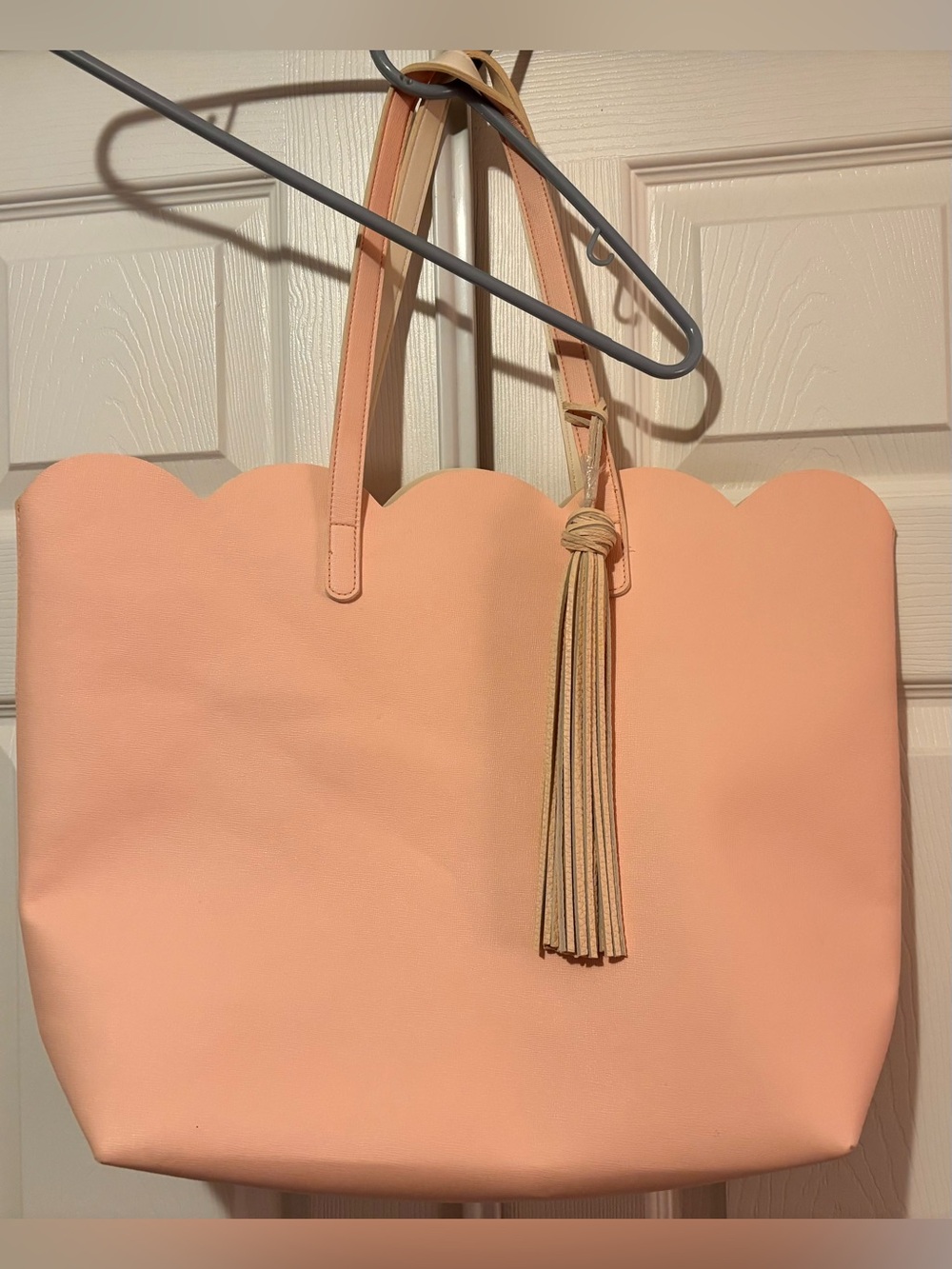 Women's Scallop-Edge Tote Bag in baby peach Pink - bag has no brand name